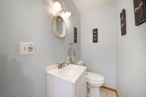 Tiny photo for 181 Lakeview Court, Bloomingdale, IL 60108 (MLS # 12498158)