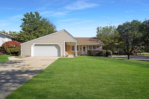 Tiny photo for 181 Lakeview Court, Bloomingdale, IL 60108 (MLS # 12498158)