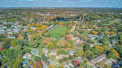 Tiny photo for 181 Lakeview Court, Bloomingdale, IL 60108 (MLS # 12498158)