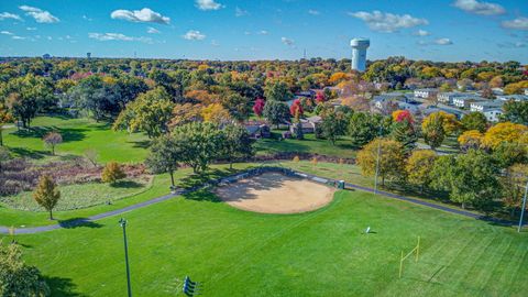 Tiny photo for 181 Lakeview Court, Bloomingdale, IL 60108 (MLS # 12498158)