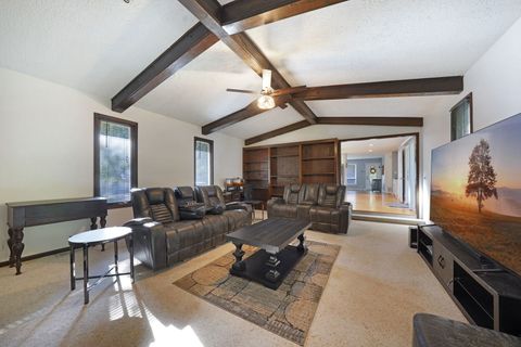 Tiny photo for 181 Lakeview Court, Bloomingdale, IL 60108 (MLS # 12498158)