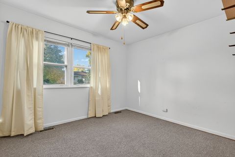 Tiny photo for 568 Cedar Lane, Elk Grove Village, IL 60007 (MLS # 12506456)