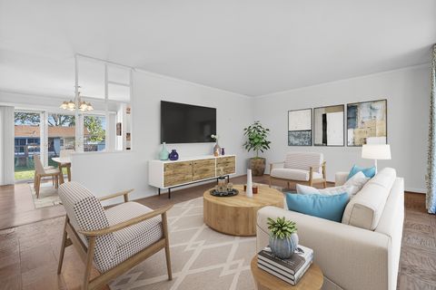 Tiny photo for 568 Cedar Lane, Elk Grove Village, IL 60007 (MLS # 12506456)