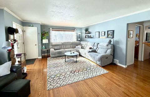 Tiny photo for 37610 N Holdridge Avenue, Beach Park, IL 60087 (MLS # 12565764)