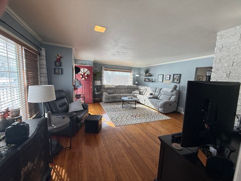 Tiny photo for 37610 N Holdridge Avenue, Beach Park, IL 60087 (MLS # 12565764)