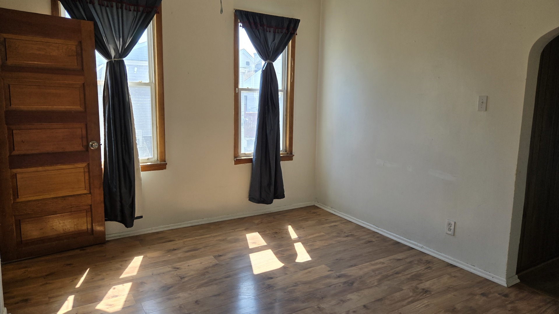 511 W 25th Place