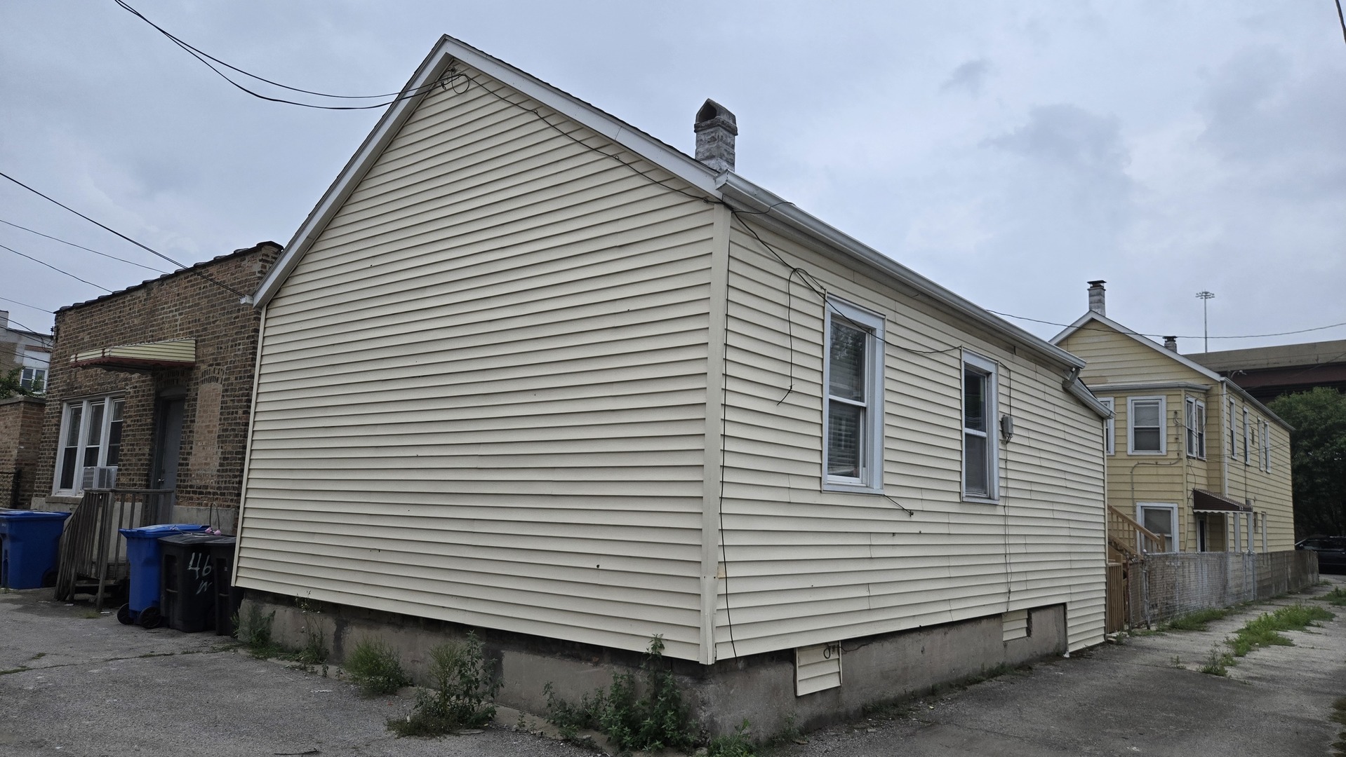 511 W 25th Place