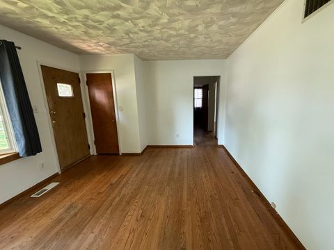 Tiny photo for 29 N ROSLYN Road, Westmont, IL 60559 (MLS # 12505667)