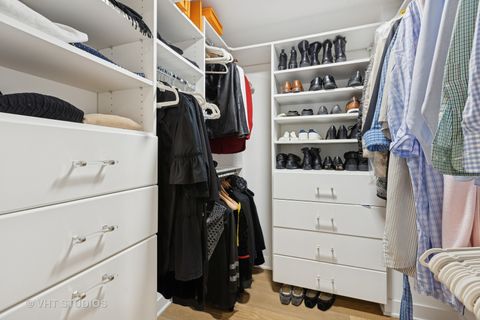 Tiny photo for 132 E DELAWARE Place #5101, Chicago, IL 60611 (MLS # 12471340)