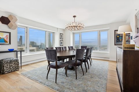 Tiny photo for 132 E DELAWARE Place #5101, Chicago, IL 60611 (MLS # 12471340)