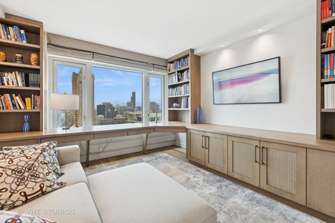 Tiny photo for 132 E DELAWARE Place #5101, Chicago, IL 60611 (MLS # 12471340)