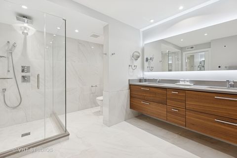 Tiny photo for 132 E DELAWARE Place #5101, Chicago, IL 60611 (MLS # 12471340)