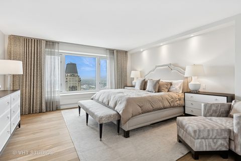 Tiny photo for 132 E DELAWARE Place #5101, Chicago, IL 60611 (MLS # 12471340)