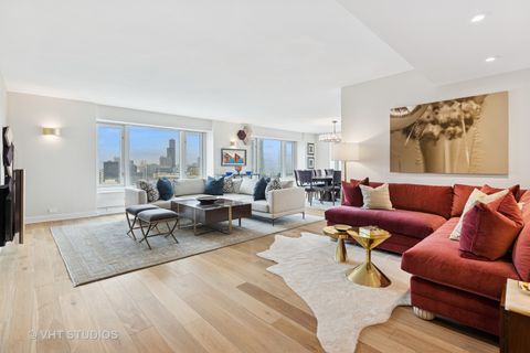 Tiny photo for 132 E DELAWARE Place #5101, Chicago, IL 60611 (MLS # 12471340)