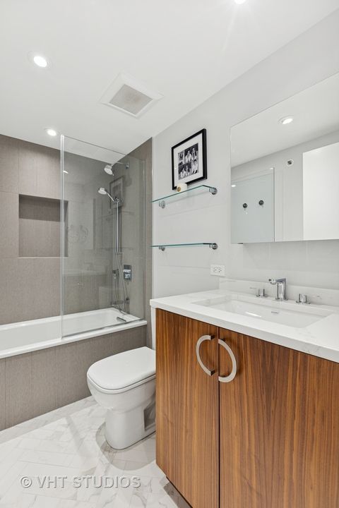 Tiny photo for 132 E DELAWARE Place #5101, Chicago, IL 60611 (MLS # 12471340)