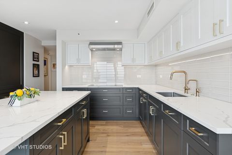 Tiny photo for 132 E DELAWARE Place #5101, Chicago, IL 60611 (MLS # 12471340)