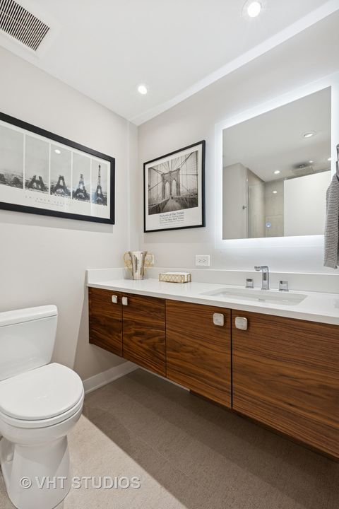 Tiny photo for 132 E DELAWARE Place #5101, Chicago, IL 60611 (MLS # 12471340)