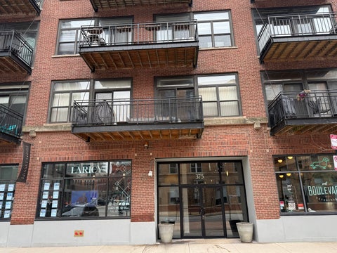 Photo of 375 W Erie Street #608, Chicago, IL 60654 (MLS # 12702074)
