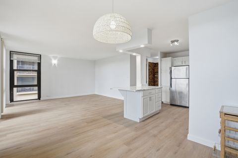 Tiny photo for 3021 S MICHIGAN Avenue #406, Chicago, IL 60616 (MLS # 12631702)