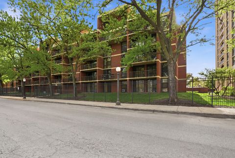 Photo of 3021 S MICHIGAN Avenue #406, Chicago, IL 60616 (MLS # 12631702)
