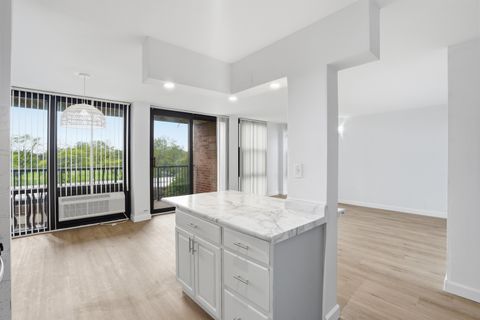Tiny photo for 3021 S MICHIGAN Avenue #406, Chicago, IL 60616 (MLS # 12631702)
