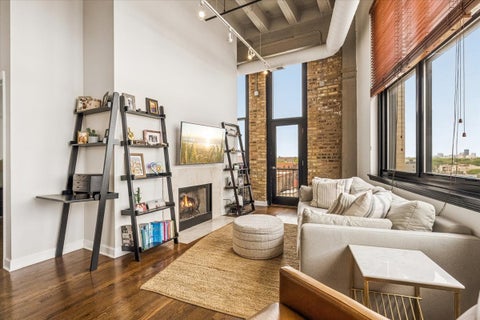 Tiny photo for 1601 W SCHOOL Street #502, Chicago, IL 60657 (MLS # 12675805)