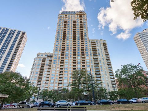 2550 N Lakeview Avenue N901 Chicago IL 60614