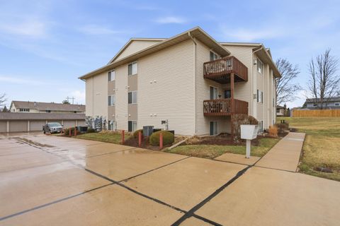 Tiny photo for 4188 Fairview Drive #2, Bettendorf, IA 52722 (MLS # 12589524)