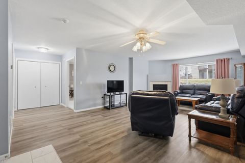 Tiny photo for 4188 Fairview Drive #2, Bettendorf, IA 52722 (MLS # 12589524)