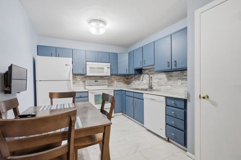 Tiny photo for 4188 Fairview Drive #2, Bettendorf, IA 52722 (MLS # 12589524)