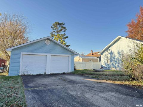 Tiny photo for 1812 NORTH Avenue, Metropolis, IL 62960 (MLS # EB456586)