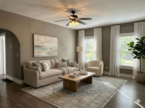 Tiny photo for 1812 North Avenue, Metropolis, IL 62960 (MLS # EB456586)