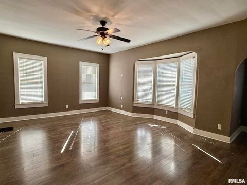 Tiny photo for 1812 NORTH Avenue, Metropolis, IL 62960 (MLS # EB456586)