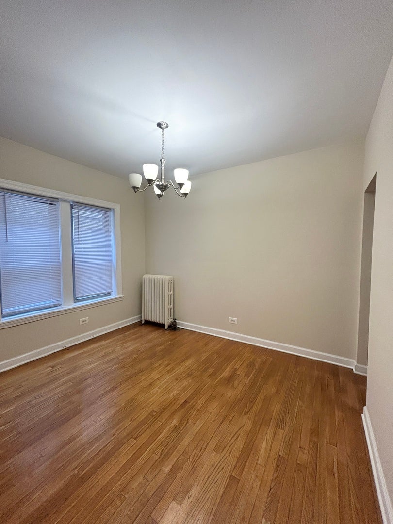 1345 1/2 W Touhy Avenue 1W