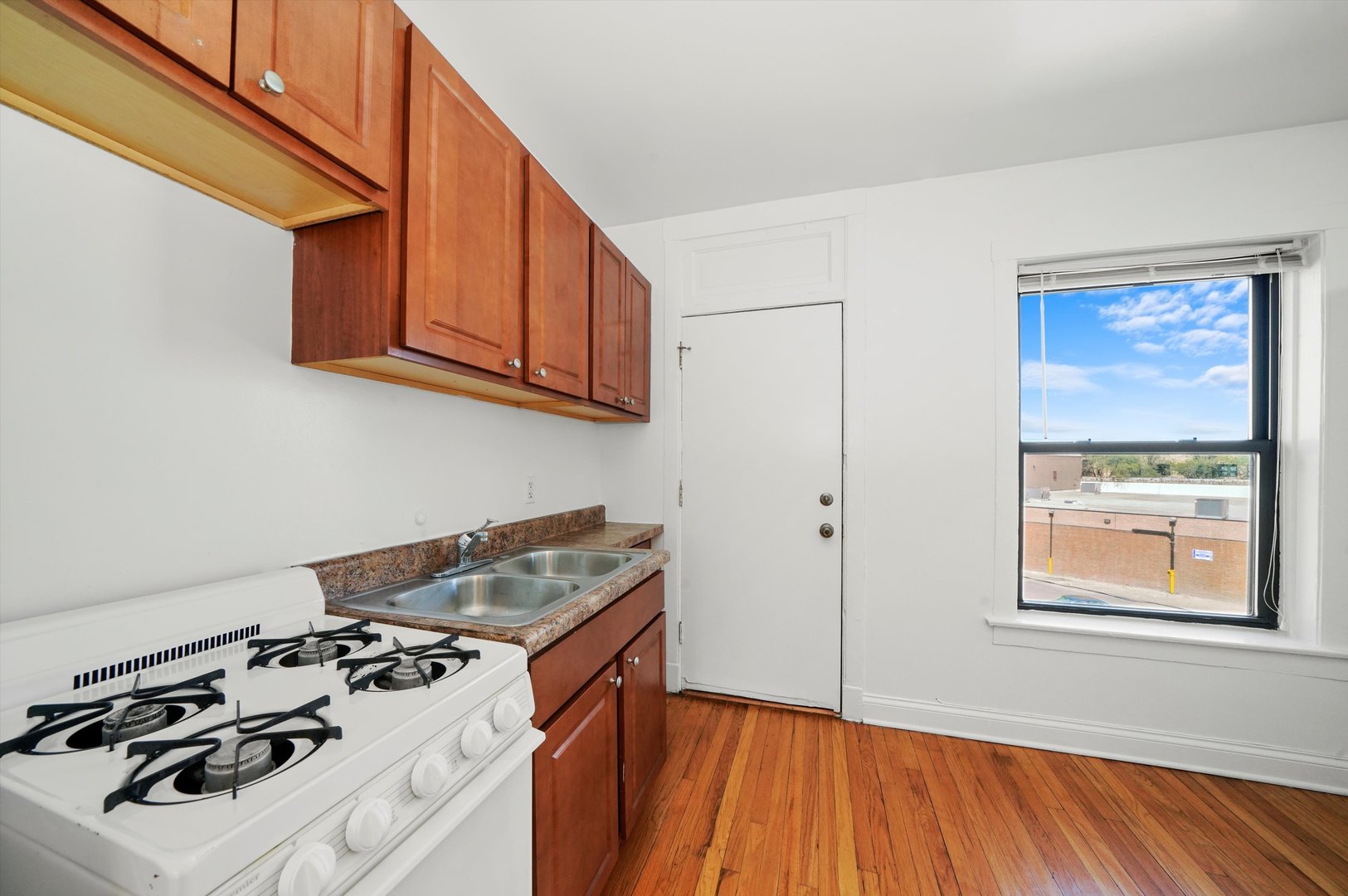 2615 N Spaulding Avenue 3E