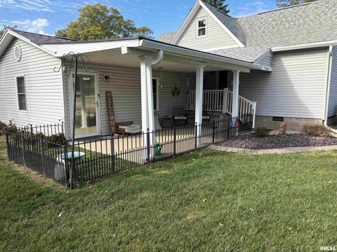 Tiny photo for 714 CEDAR Street, Centralia, IL 62801 (MLS # EB460260)