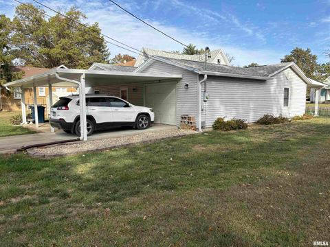 Tiny photo for 714 CEDAR Street, Centralia, IL 62801 (MLS # EB460260)