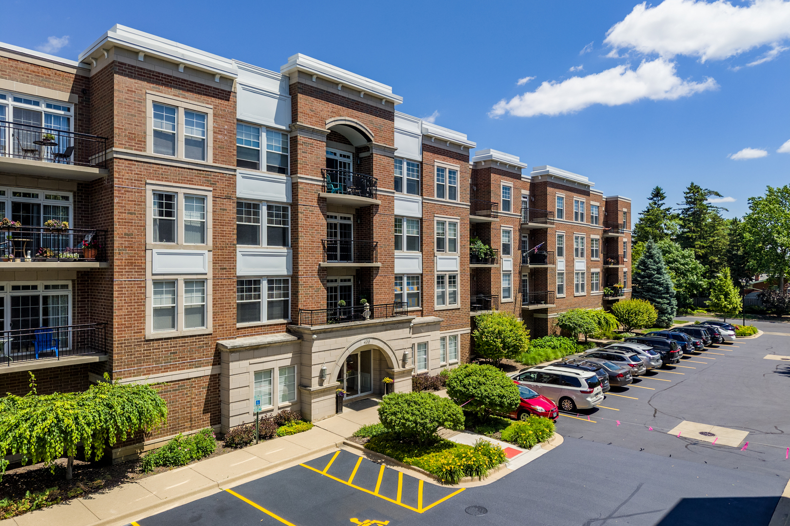435 W Wood Street 311