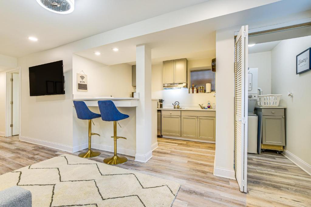 4829 S Forrestville Avenue G