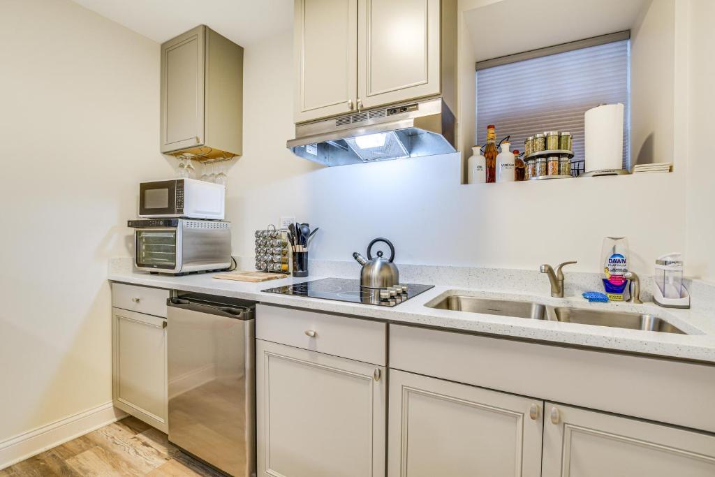 4829 S Forrestville Avenue G