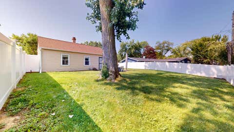 Tiny photo for 100 Edgewood Drive, Streamwood, IL 60107 (MLS # 12716362)