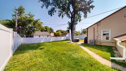 Tiny photo for 100 Edgewood Drive, Streamwood, IL 60107 (MLS # 12716362)