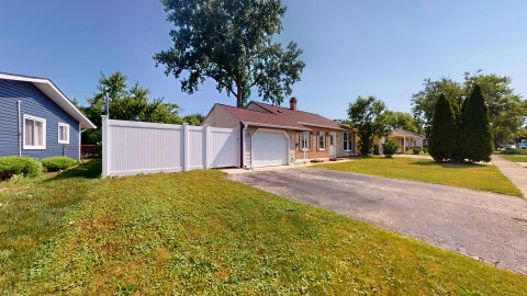 Tiny photo for 100 Edgewood Drive, Streamwood, IL 60107 (MLS # 12716362)