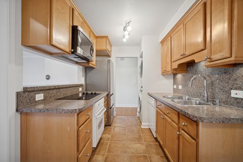 Tiny photo for 675 Grove Terrace #208, Elk Grove Village, IL 60007 (MLS # 12557118)