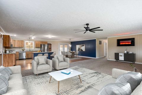 Tiny photo for 16245 N McCauley Lane, Mt Vernon, IL 62864 (MLS # 12549796)