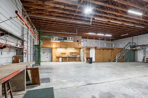 Tiny photo for 16245 N McCauley Lane, Mt Vernon, IL 62864 (MLS # 12549796)