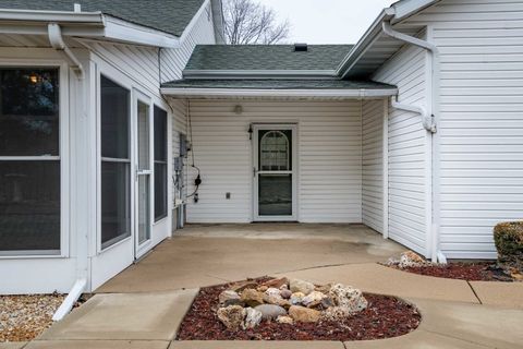 Tiny photo for 16245 N McCauley Lane, Mt Vernon, IL 62864 (MLS # 12549796)