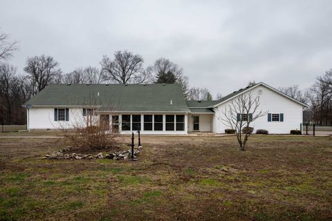 Tiny photo for 16245 N McCauley Lane, Mt Vernon, IL 62864 (MLS # 12549796)