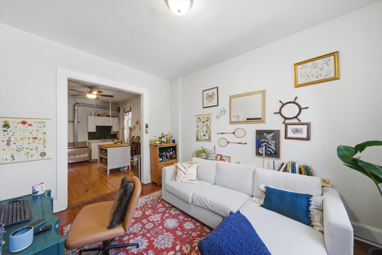 1433 W Superior Street