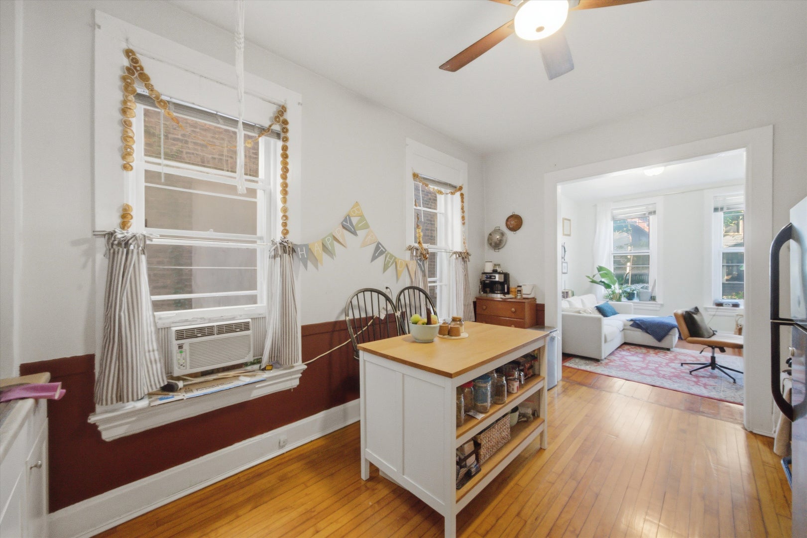 1433 W Superior Street